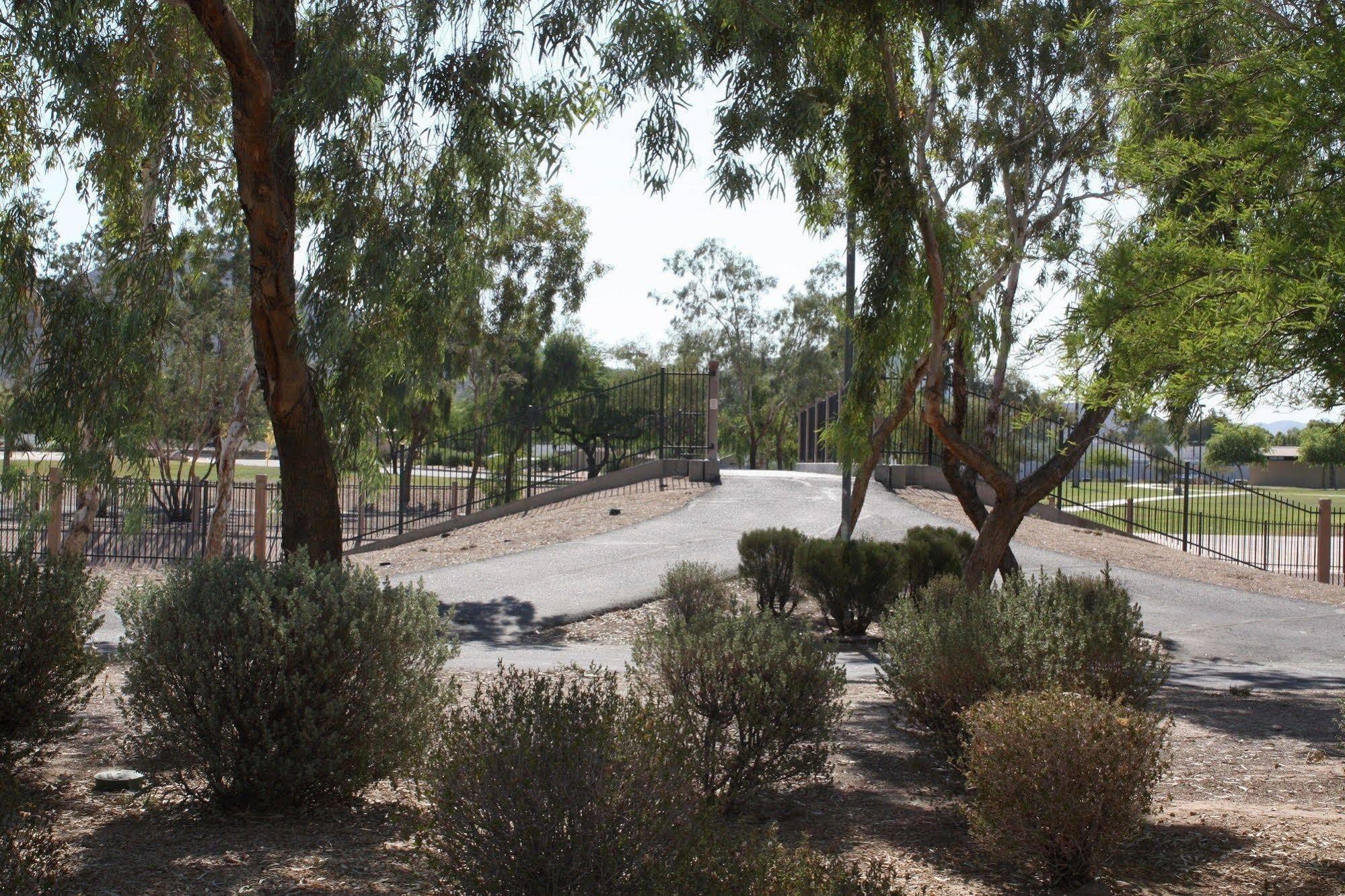 Sonesta Simply Suites Phoenix Glendale Extérieur photo